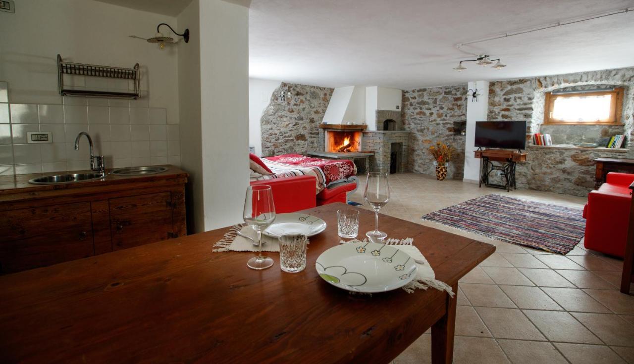 Il Como' Della Civetta - Taverna “La Fenice” Stazzona Extérieur photo